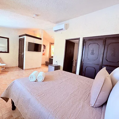 Condohotel Luciana Deluxe Queen Oceanview Suite With Sofabed